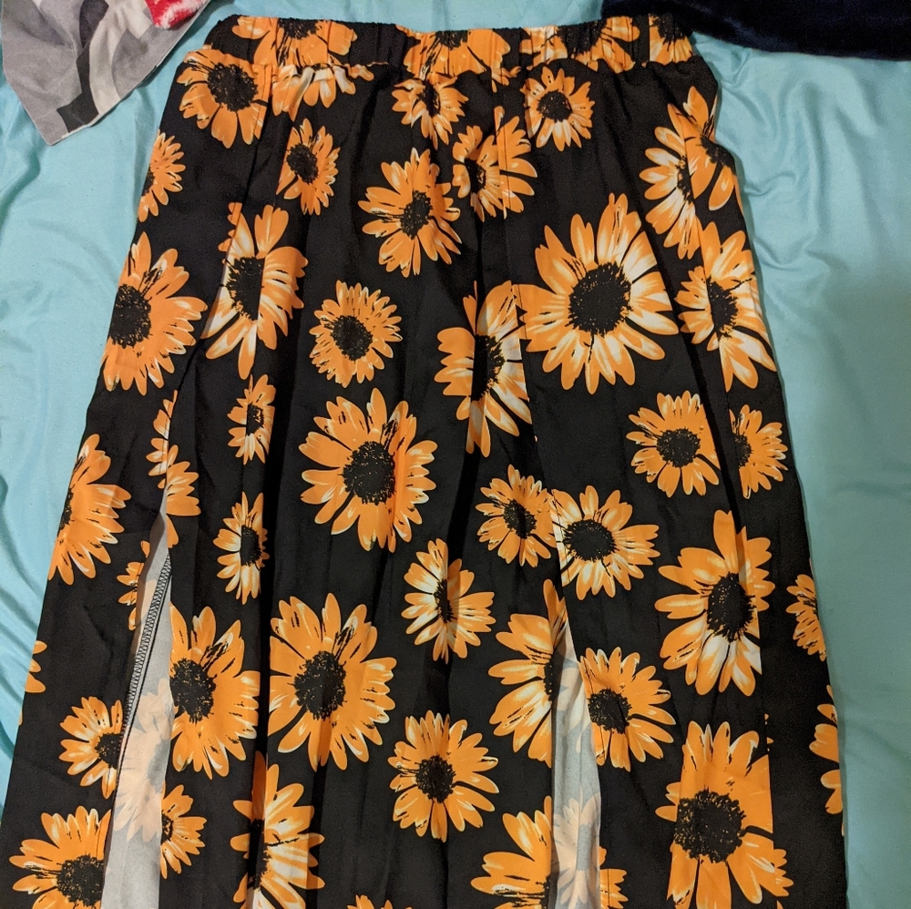 Long highway sunflower skirt with slits